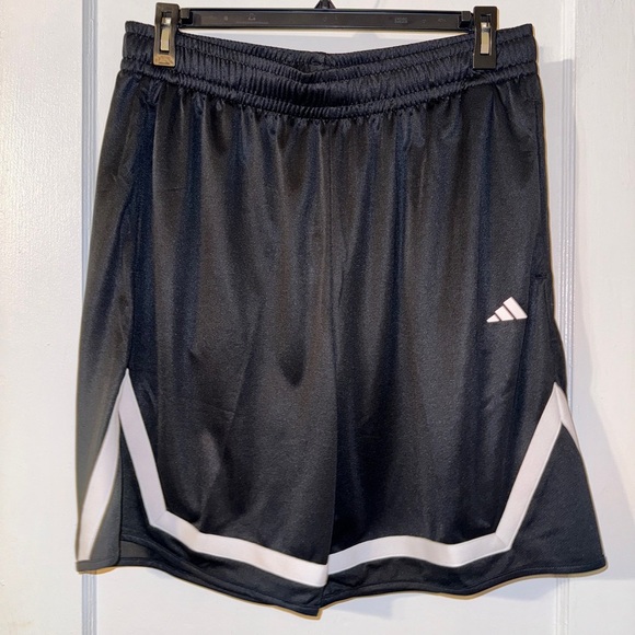 Adidas Shorts Xlarge NWT - Picture 1 of 3
